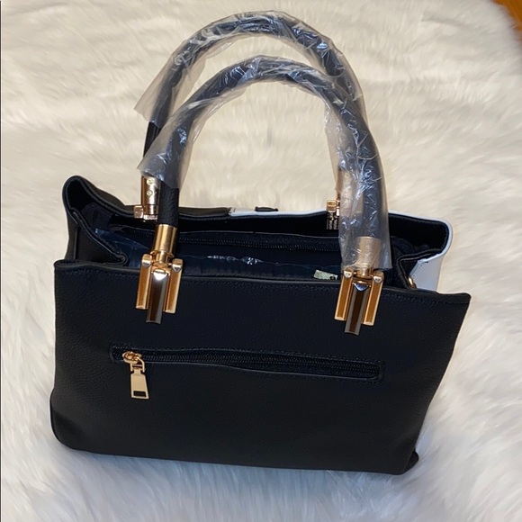 Black and White Crossbody/Handbag NEW - Picture 2 of 5